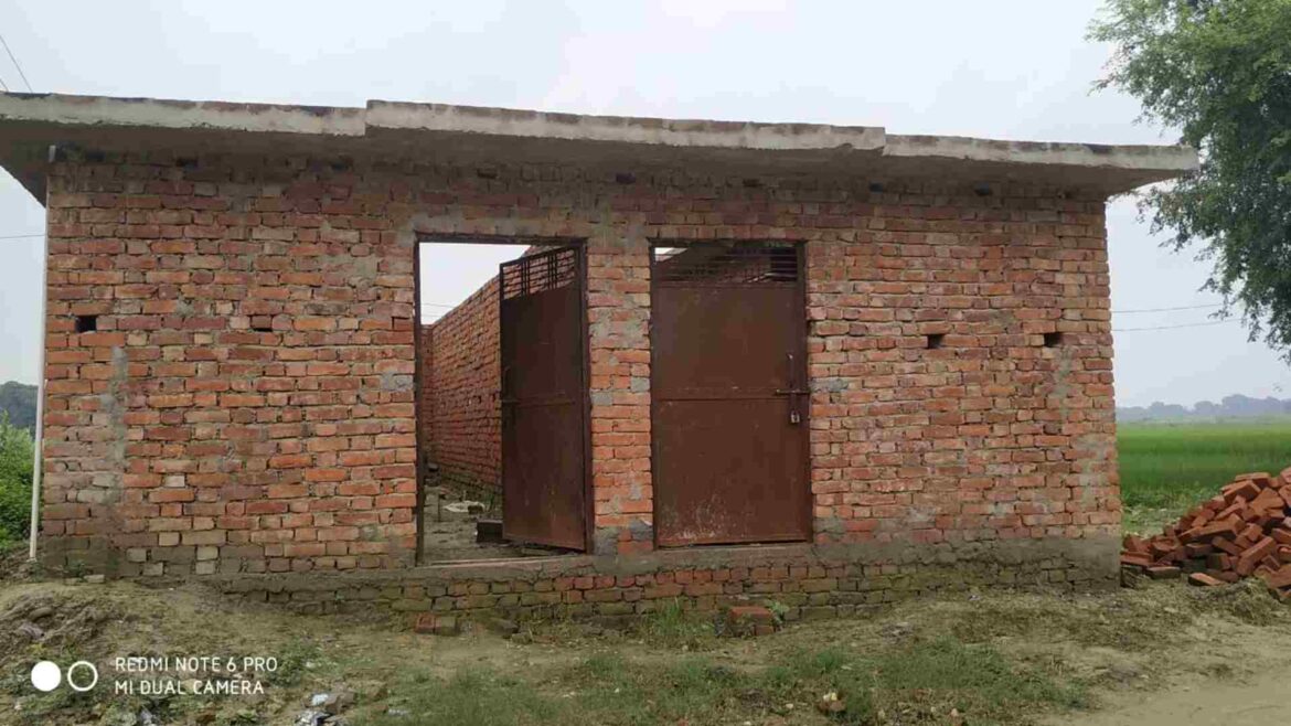 आखिर कब तक मिलेगा रामगढ़ समुदायिक शौचालय को नया जीवन