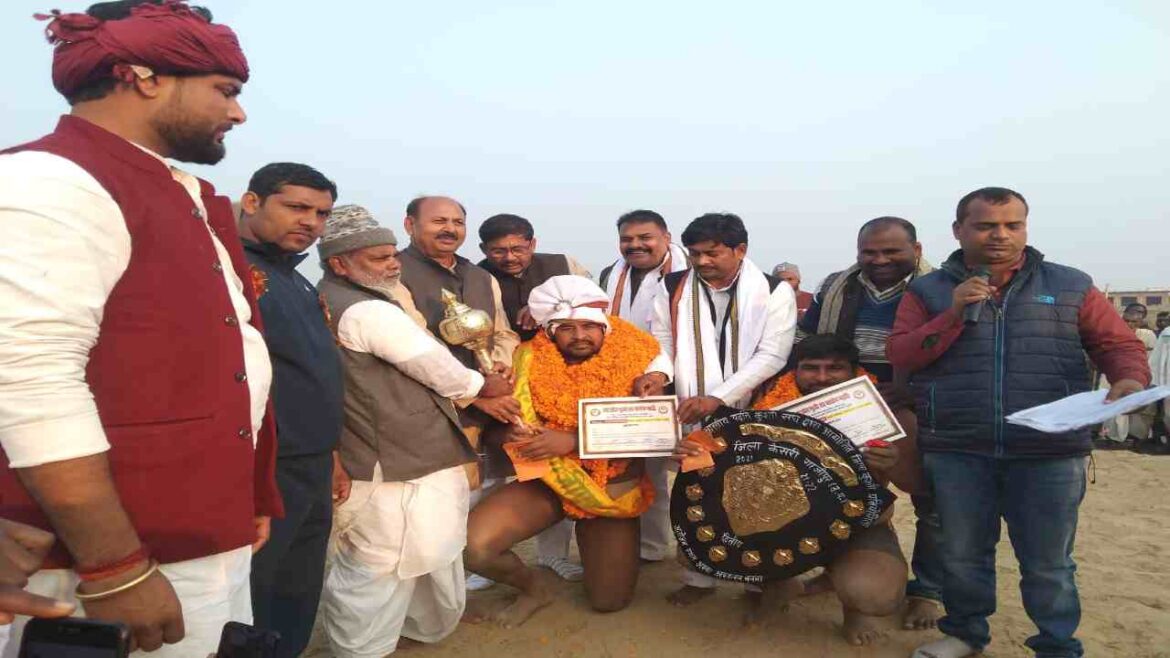 रितेश पहलवान ने जिला केसरी के खिताब पर किया कब्जा रितेश पहलवान ने जिला केसरी के खिताब पर किया कब्जा