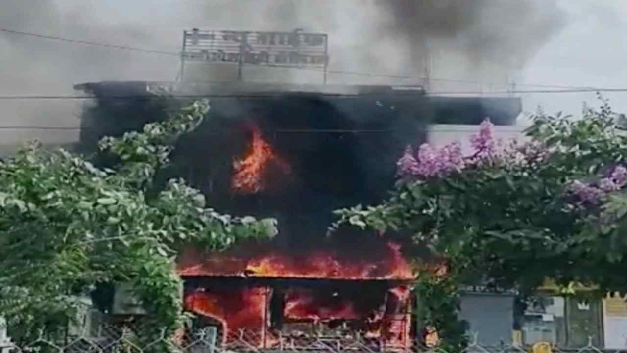 Jabalpur News अस्पताल में लगी आग, 8 लोग जिंदा जले, मरने वालों में दो उत्तर प्रदेश के