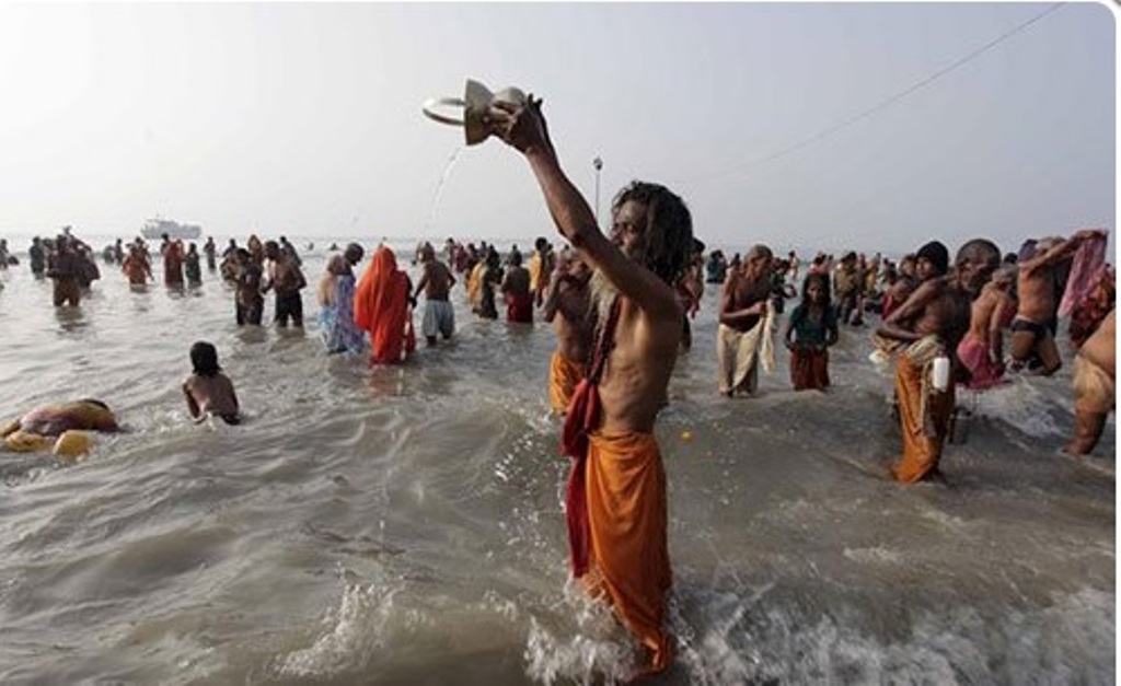 Ganga Sagar Mela 2023: मकर संक्रांति के दिन गंगा सागर में क्यों करते हैं स्नान, जानें क्या है महत्व