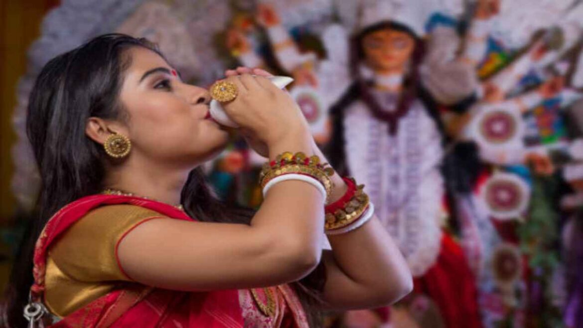 Maha Navami Puja Vidhi 2023: Maha Naumi today, know the method of worship and the auspicious time of mother’s farewell. Maha Navami Puja Vidhi 2023: Maha Naumi today, know the method of worship and the auspicious time of mother's farewell.