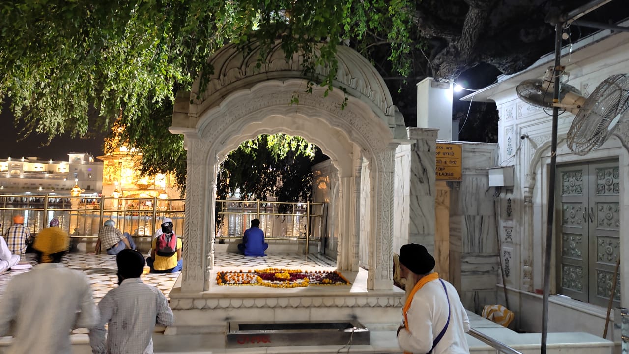 Thada Sahib, where the books of Gurbani were first installed