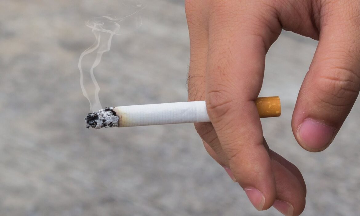 Smoking Horm: Due to smoking, not only the lungs but also the brain starts shrinking Smoking Horm: Due to smoking, not only the lungs but also the brain starts shrinking