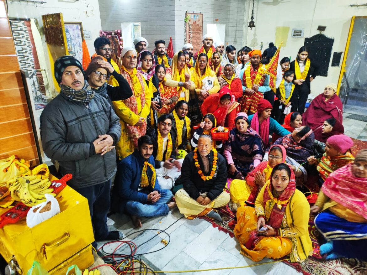 Ayodhya News: Akshat Kalash established in Shiv Shani temple of GNDU