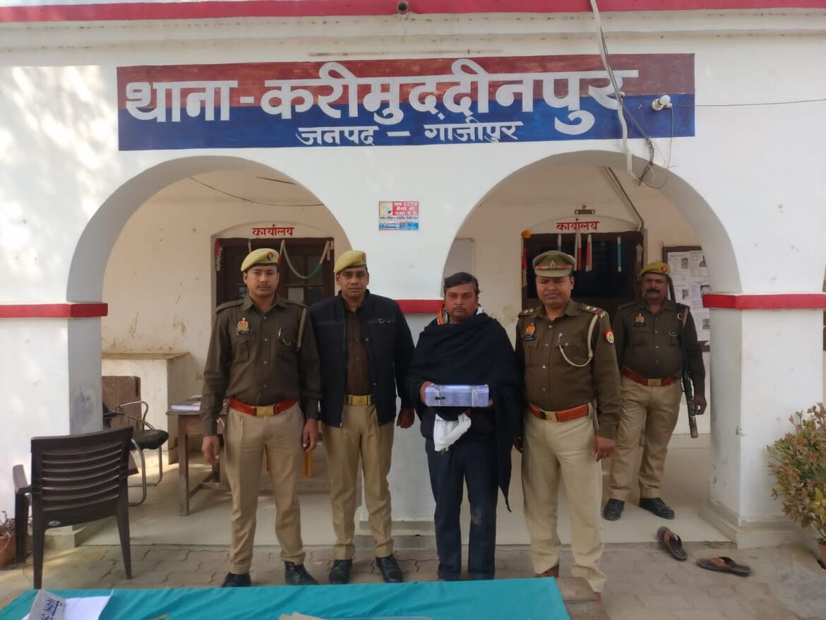 Police caught the accused who gave false information of robbery of ten lakh rupees Police caught the accused who gave false information of robbery of ten lakh rupees
