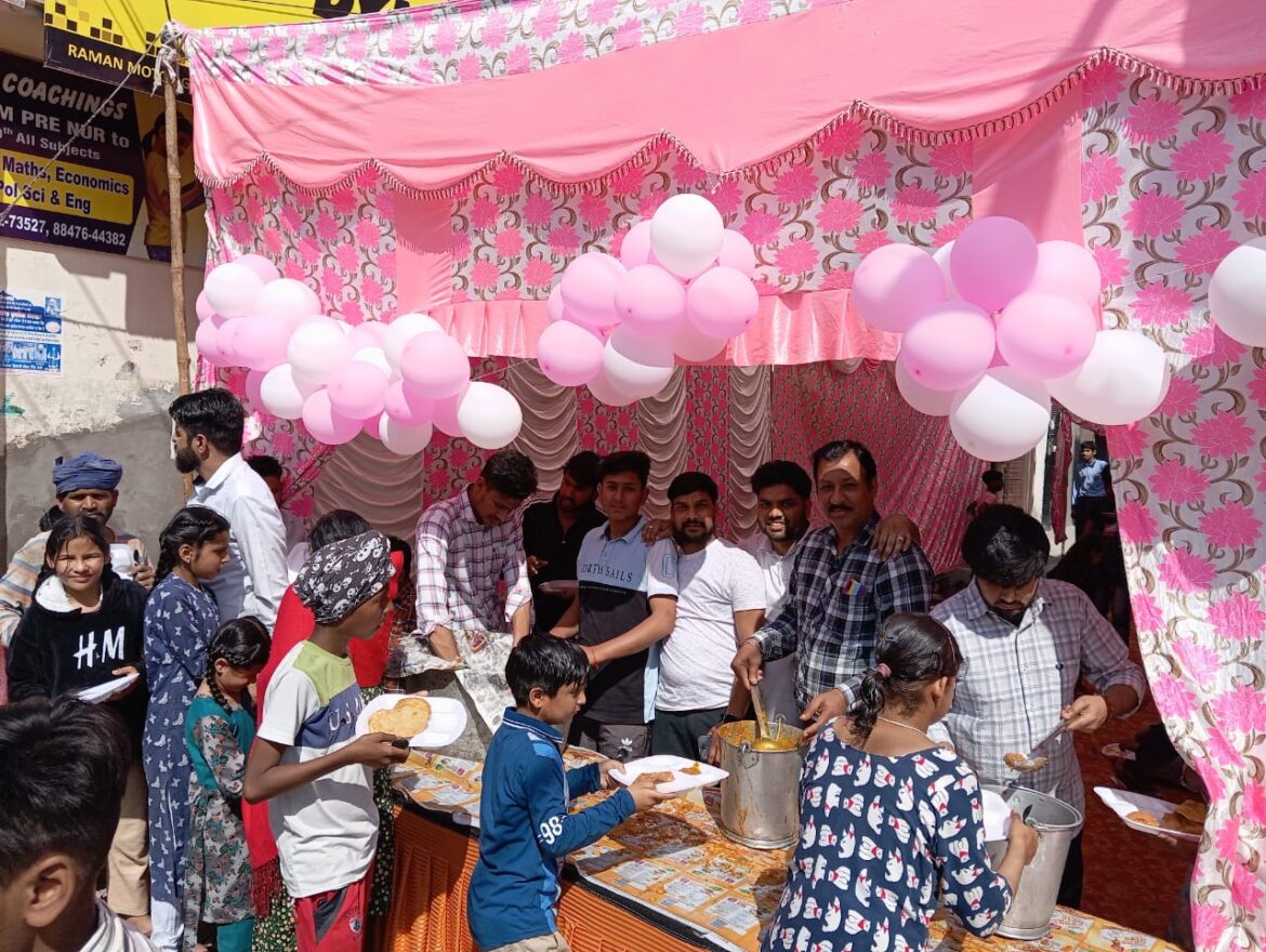 Langar served on the occasion of Mahashivratri Langar served on the occasion of Mahashivratri