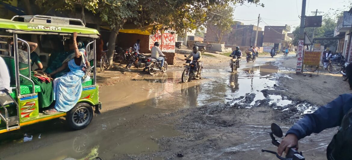 Jal Nigam in the circle of questions, road became sea