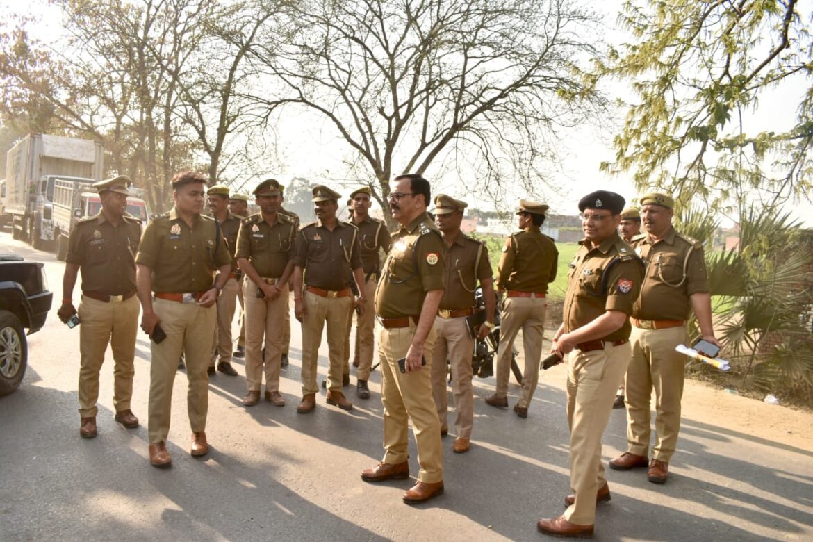 Ghazipur and Ballia SP inspected the border regarding Maha Kumbh crowd and jam. Ghazipur and Ballia SP inspected the border regarding Maha Kumbh crowd and jam.