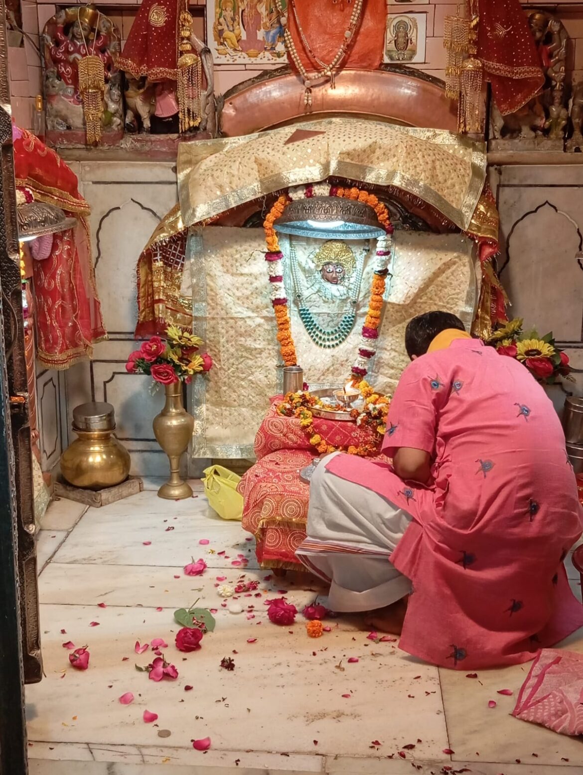 Crowd of devotees gathered in Devi temples of Amritsar Crowd of devotees gathered in Devi temples of Amritsar