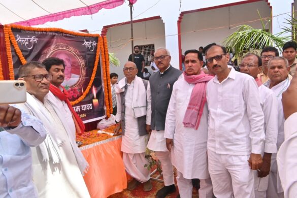 Sitaram Yadav Death Anniversary: Tribute program held at Baba Satyaram Inter College